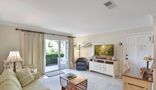 Ground floor, 1 bed/1 bath - pup friendly Ocean Walk!