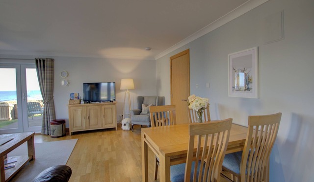 Ground floor 2-bedroom spacious apartment overlooking the famous James Braid Brora Golf Course.
