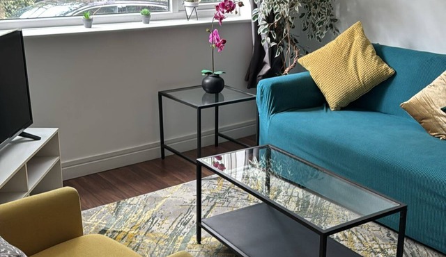 Ground Floor 2-Bed Apartment | Free WiFi & Parking