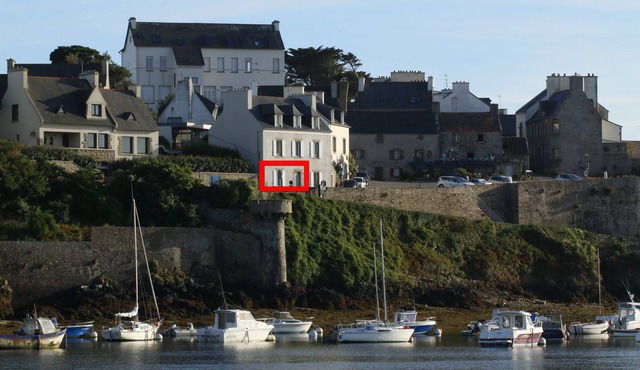 GROUND FLOOR 2 pers DIRECT on the port of Le Conquet