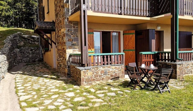 Ground Floor 2 rooms Slopeside with Garden and Ski Storage