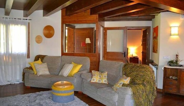 Ground Floor 3 rooms Pool, Fireplace, Garden & Wi-Fi