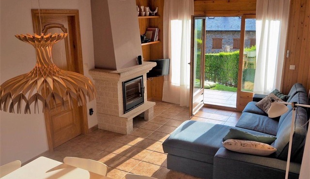 Ground Floor 3 rooms Fireplace, Garden, Views & Wi-Fi