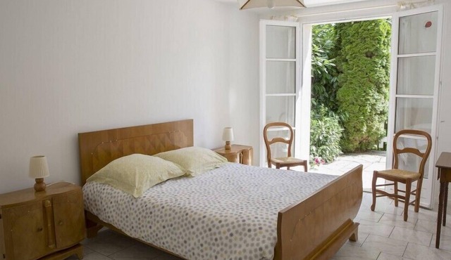 Ground floor apartment with private terrace