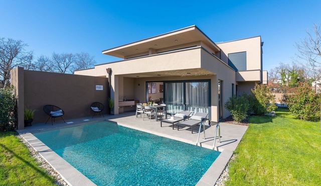 Ground-Floor Apartment with Private Pool and Terrace in Istria, 150 Meters from the Sea