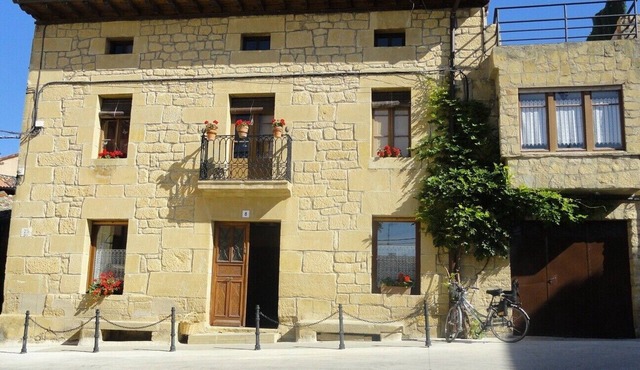 Ground floor apartment in mansion in the Rioja