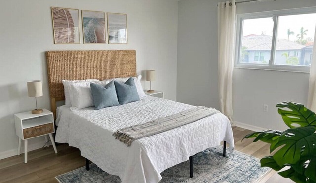 Ground-Floor Canal-Front Coastal Retreat