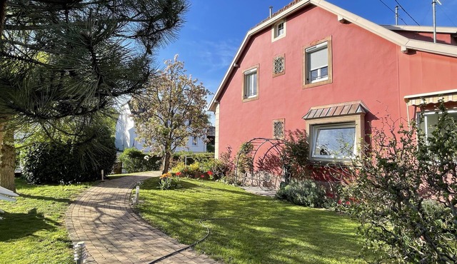 Ground floor Character house (PRM access) close to town center