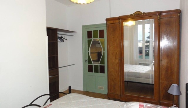 Ground floor charming "arts déco" house 2 bedrooms, living room, kitchen, large garden