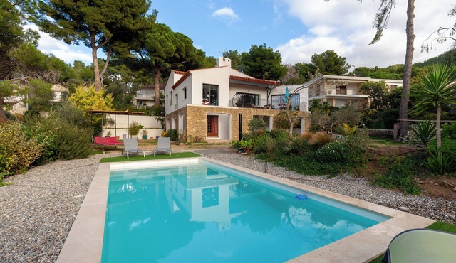 Ground floor villa with swimming pool 150 m from the sea – Sea view, Wi-Fi and air conditioning