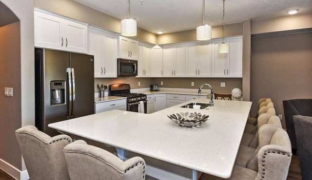 Ground Floor | Full Kitchen | Kokopelli Suite