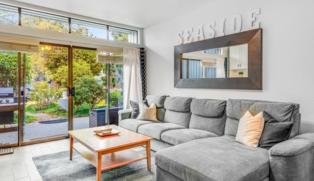 Ground-floor garden condo with indoor pool, hot tub, tennis & racquetball