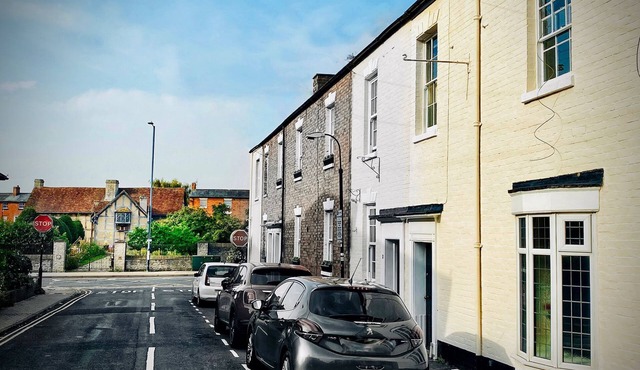 Ground floor apartment close to town centre