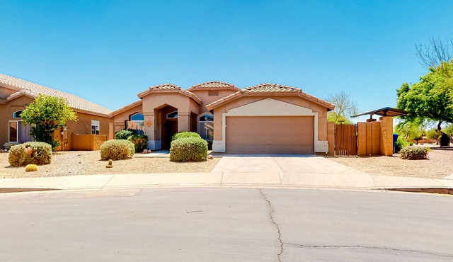 Ground-floor home with enclosed yard, private outdoor pool, washer/dryer & AC