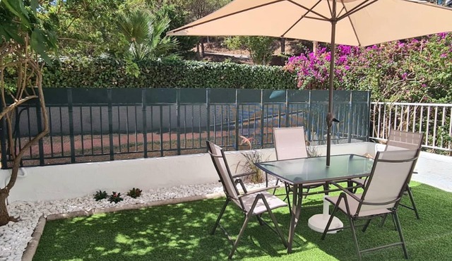 Ground floor ideal for couples 100m beach