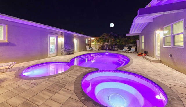 Ground Floor Lakefront Resort, Private Dock, Heated Pool & Spa 🏖️🏖️🏖️🏖️🏖️