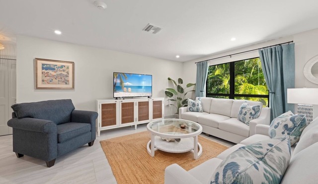 Ground Floor Luxury on Bowman's Beach-Pool, Pickleball, Kayaks & Paddleboards