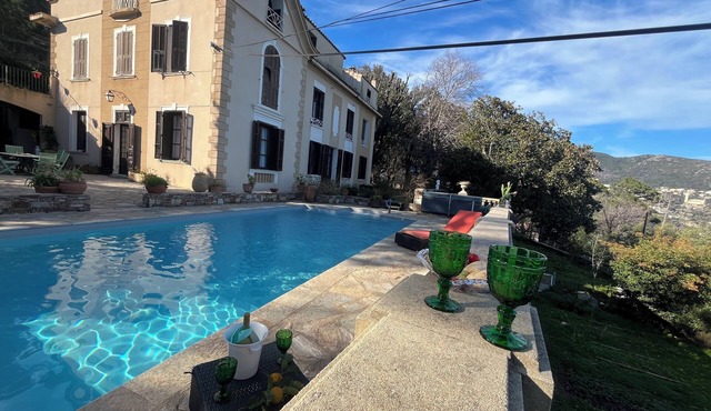 Ground floor mansion for 6 people with swimming pool and jacuzzi