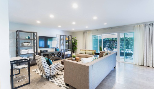Ground Floor Oasis with Backyard