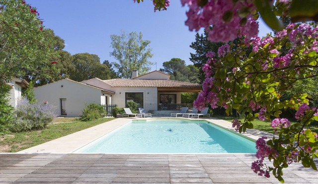 Ground floor of the house 5 minutes from the city centre