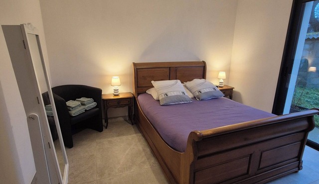 Ground floor room with unlimited access to outdoor spa