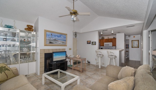 Ground floor Sun Beach Club - Walking distance to car free beach. SBC884