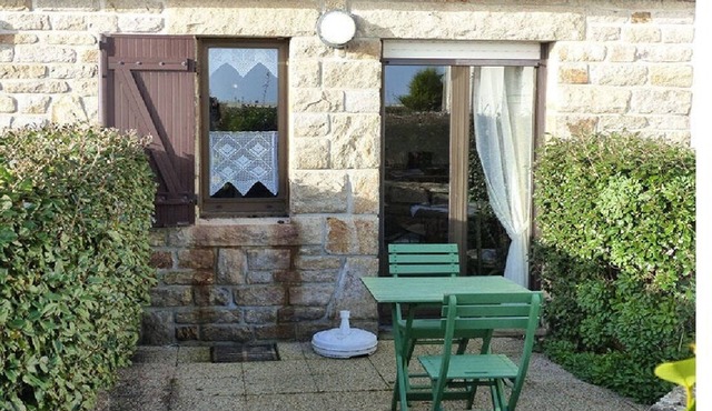 Ground floor studio with garden and sea view, Penmarch Kerity
