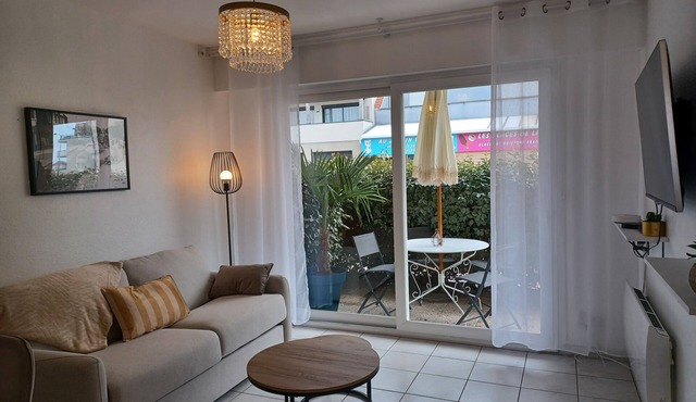 GROUND FLOOR TERRACE NEAR THE SEA