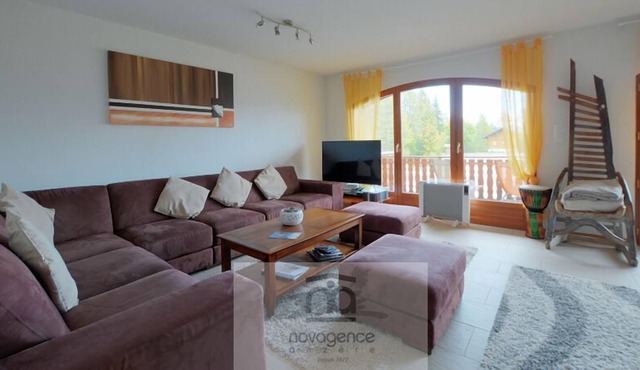 Ground floor: Terrace with table and chairs, hall with a big closet, bathroom with shower and WC, fu