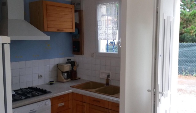 Ground floor type III, 80 ml from the sea, 10 mm from the town center 60 m2