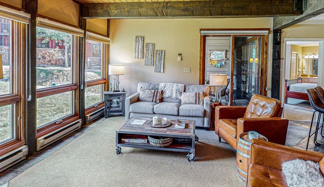 Ground-floor chalet near Steamboat Ski Resort with pool, hot tubs & washer/dryer