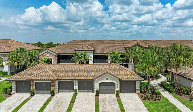 Ground Floor Veranda - Lakewood National GC - 2BR + Den + Garage + Driveway