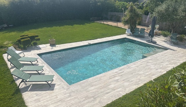 GROUND FLOOR VILLA WITH SWIMMING POOL FREE PARK AND PETANQUE COURT