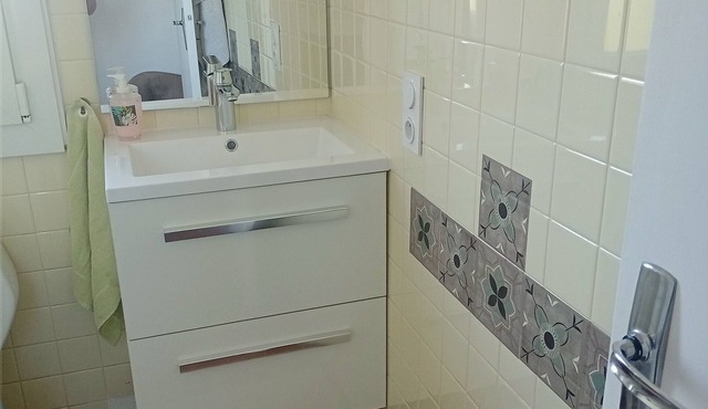 Ground floor villa with swimming pool .15 minutes walk from the beach, absolute peace and quiet