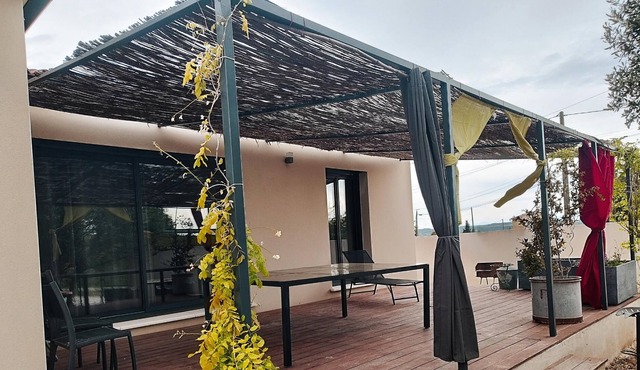 Ground floor villa with beautiful sunny terrace