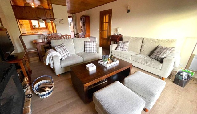 Ground Floor 2 rooms Pool, Paddle Court, Fireplace & Private Garden