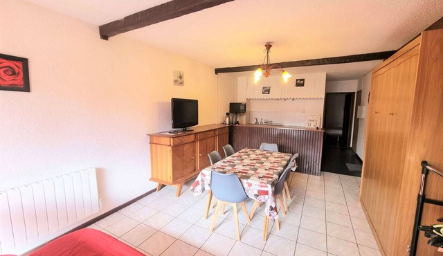 Ground Floor Apartment for 6 - Balcony - Pets Welcome - Saint-Michel-de-Chaillol