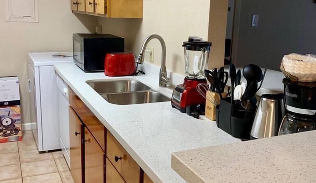Ground level 2/2 Apt in Clear Lake Webster near NASA Kemah NEWLY RENOVATED