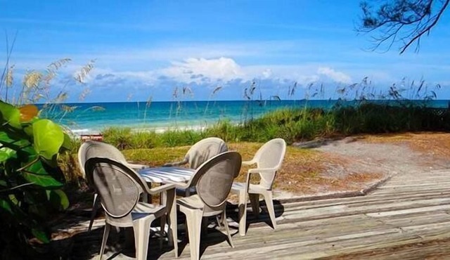 Ground level 2 bedroom, 1 bath with great beach views!