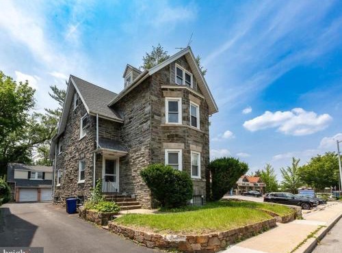 Ground-Level 2B2B Apt in Bryn Mawr w Parking