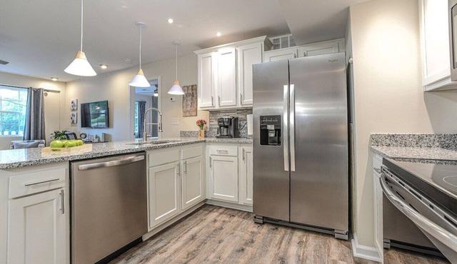 ground level flat with washer-dryer & easy parking