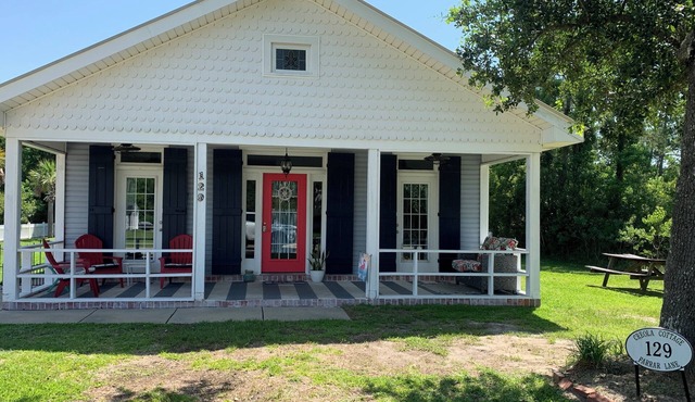 Ground-level home steps from the beach in Waveland!
