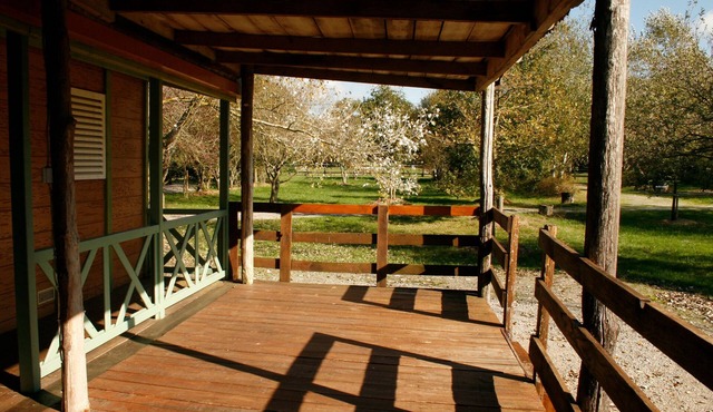 Group accommodation 20 pers. : swimming pool, hall, mini-golf, dining room