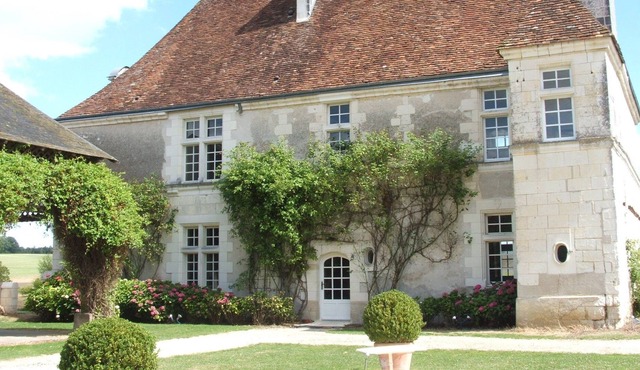 Group accommodation 32 people - LOCHES (37600) - MANOIR DE LA ROUSSELLIERE