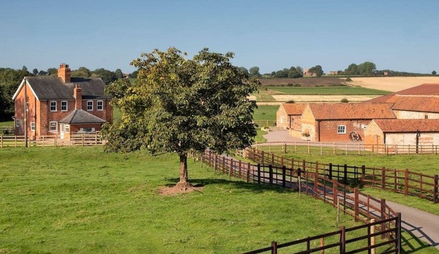 Group Accommodation for 18, Bainvalley Cottages