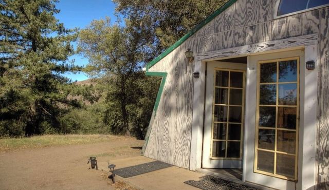 Group Bunkhouse | Sleeps 12 | Mountain Views