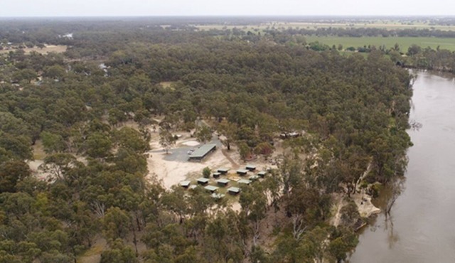GROUP CAMP ON MURRAY RIVER NEAR ECHUCA/MOAMA