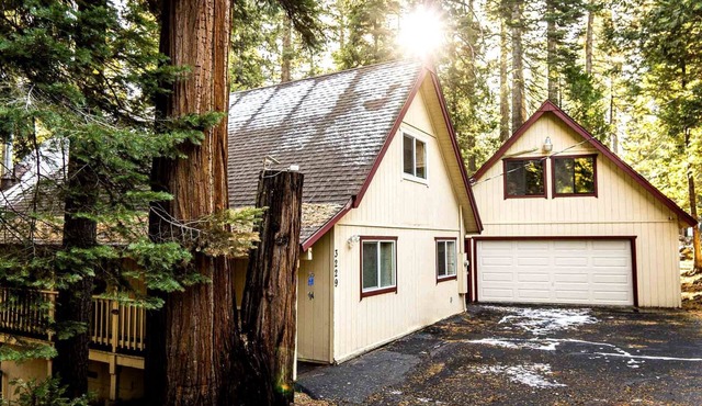 Group Cozy Cottage with Game Room in California