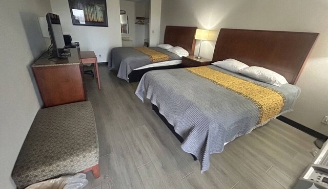 Group & Family Friendly Stay by I-70 Exit w/Free Parking!