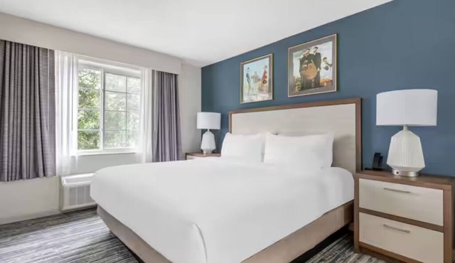 Group-Friendly Bedroom Unit Ideal for Exploring Michigan City Area Beaches
